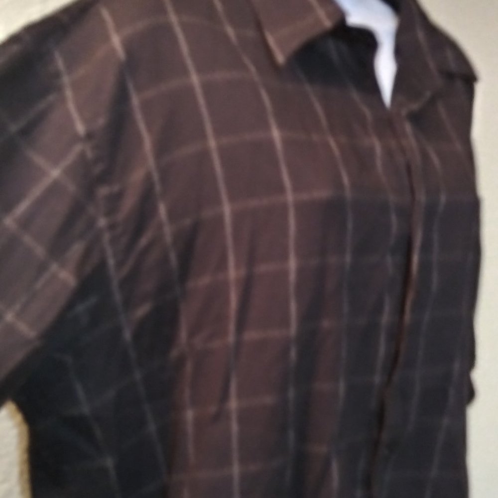 4/$20 NWT VanHeusen Crinkle Shirt